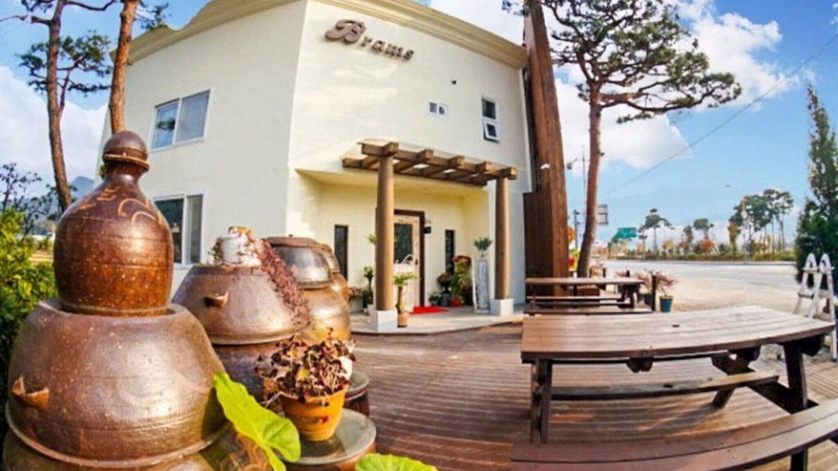 Jeongeup House | Jeongeup Brahms Pension