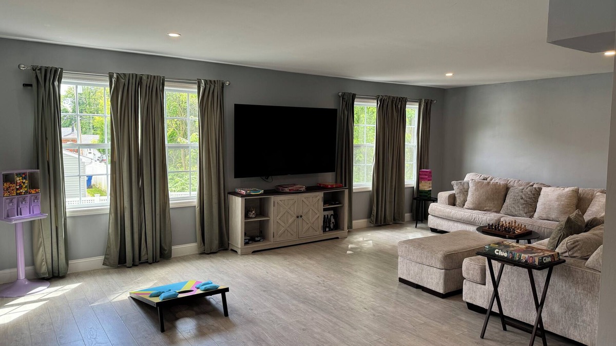 Port Monmouth House | Jersey Shore Beach House + Stock Tank Pool, Pac Man, Corn Hole, Connect Four