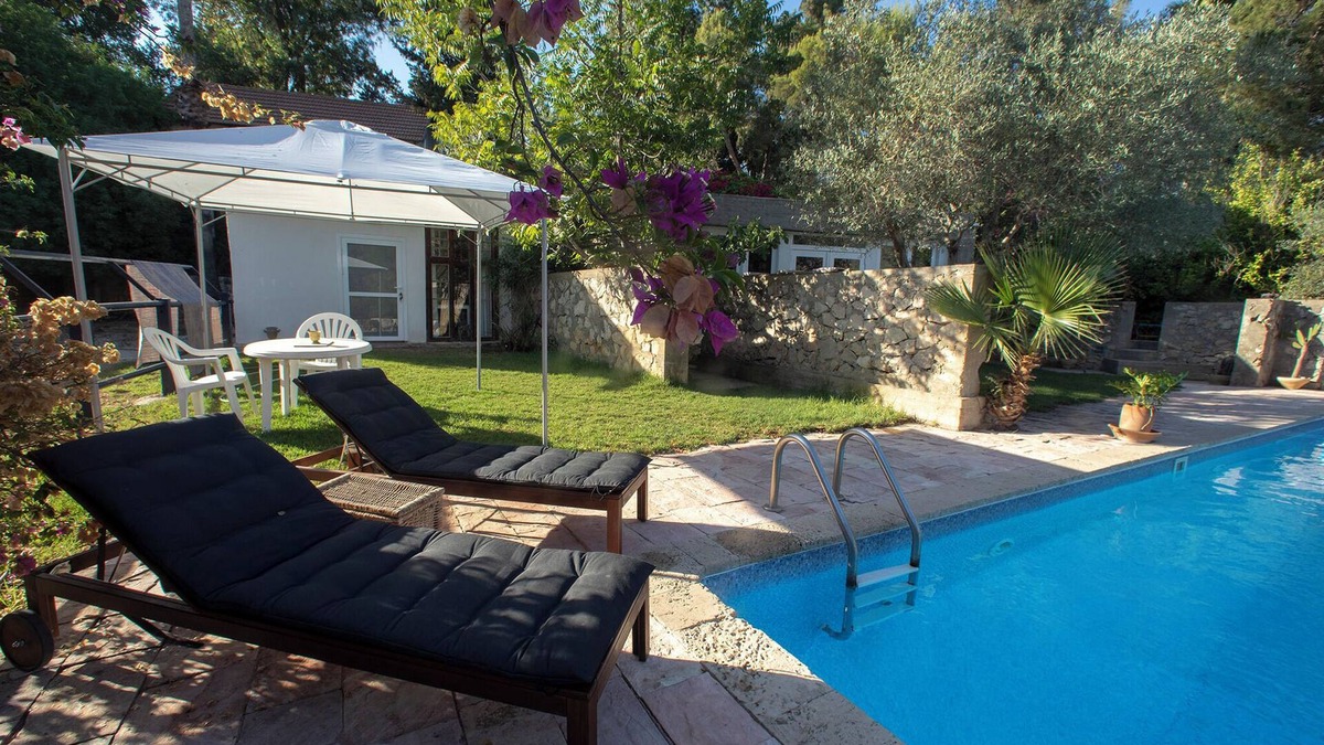 Mateh Yehuda House | Jerusalem Pool House