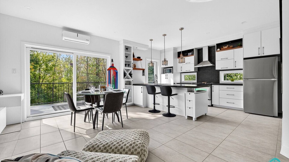 Gatineau Apartment | JGR Calm Glow 1 bedroom apartment