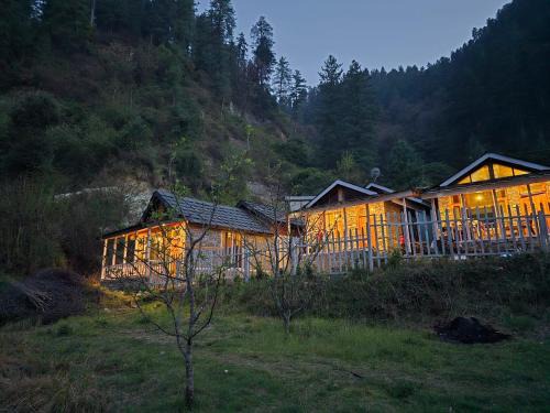 Jibhi House | Jibhi Village