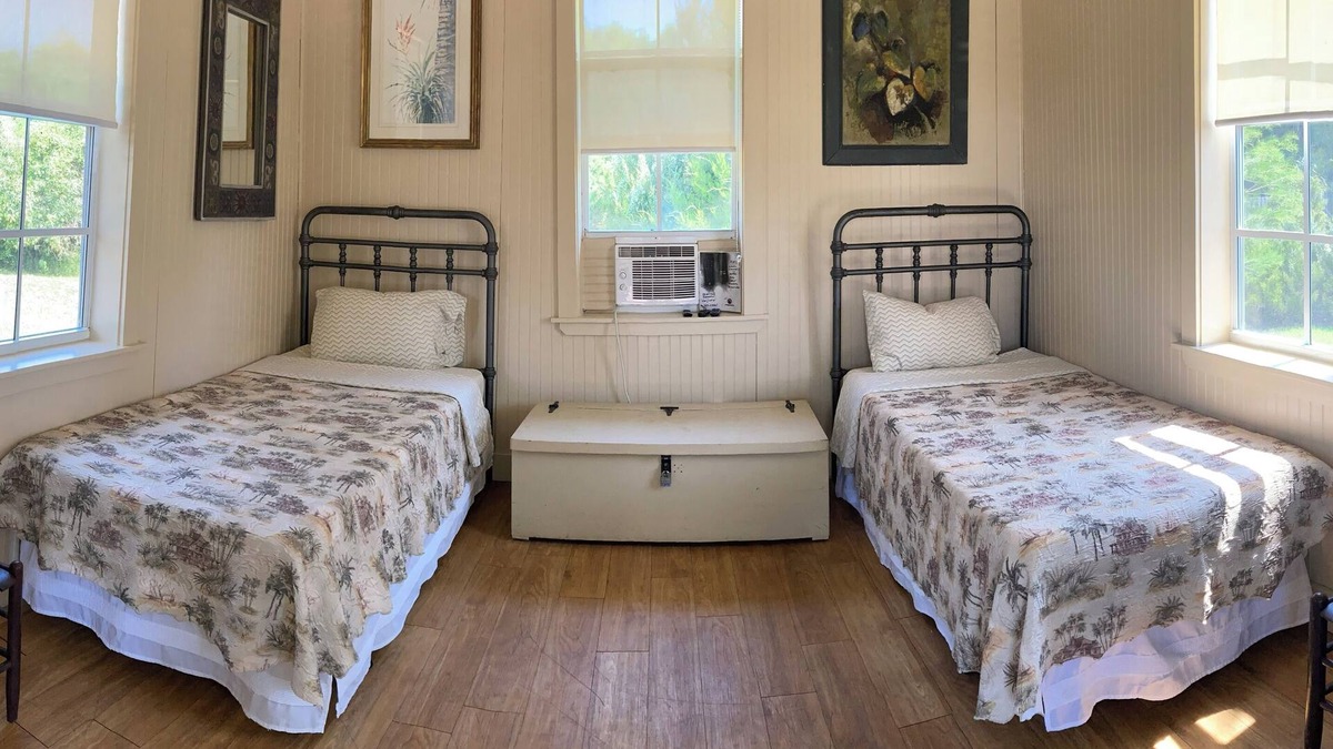 Braden River Cabin | Jiggs Landing, Cabin 1 - Old World Preserve Side
