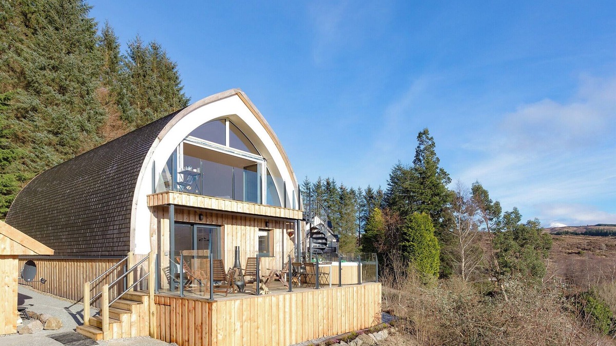 Salen Cottage | Jill Strawbale House- UKC2935