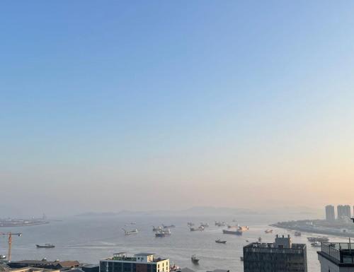 Putuo Apartment | Jing Cozy Oceanview Home