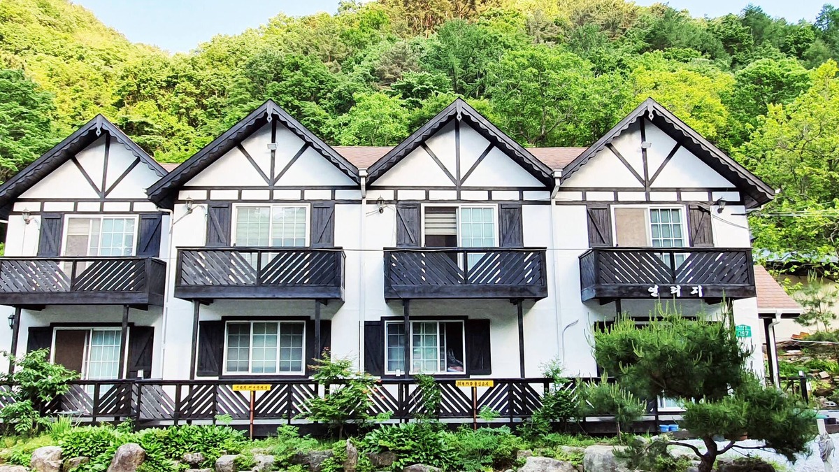 Hamyang Cabin | Jirisan Yeonriji Pension