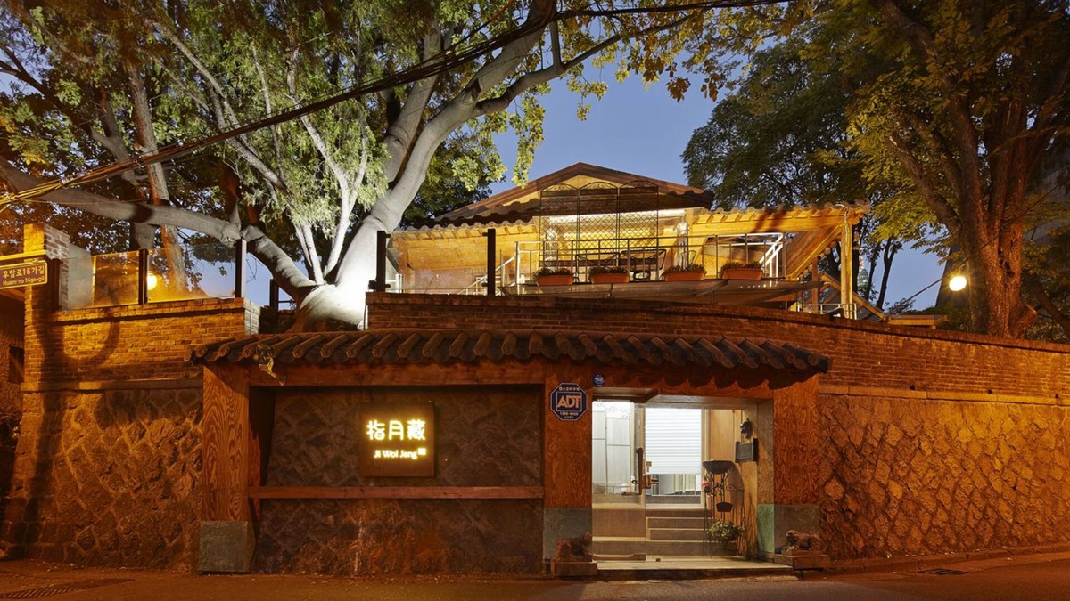 Yongsan-gu House | Jiwoljang Guest House