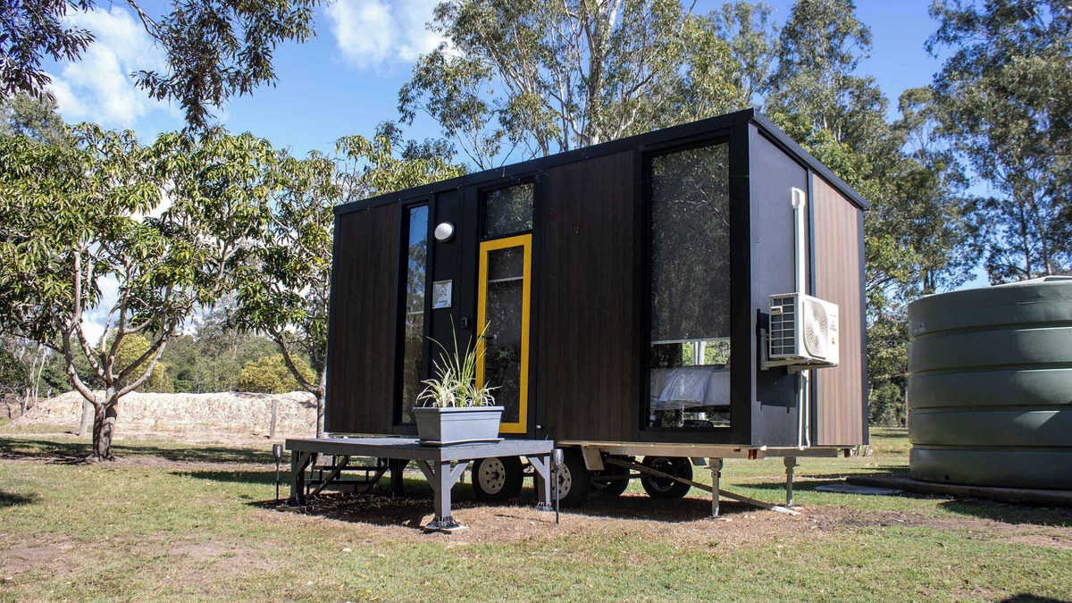 South Kolan House | JJJ's Ranch Farm 2 by Tiny Away