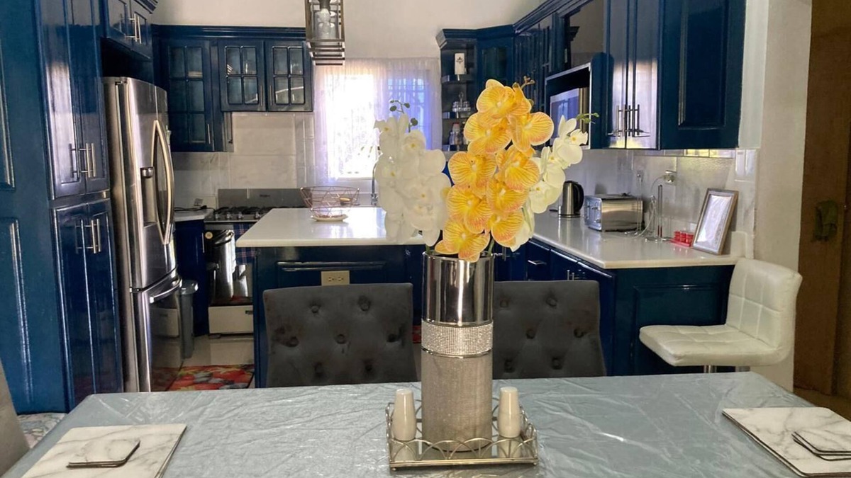 Porus House | 1 Bedroom Blissful Retreat - A/C & Private Garden