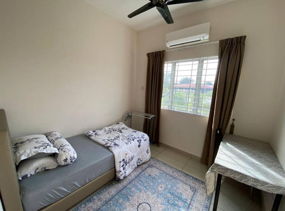 Jenjarom House | jm homestay semi d premium