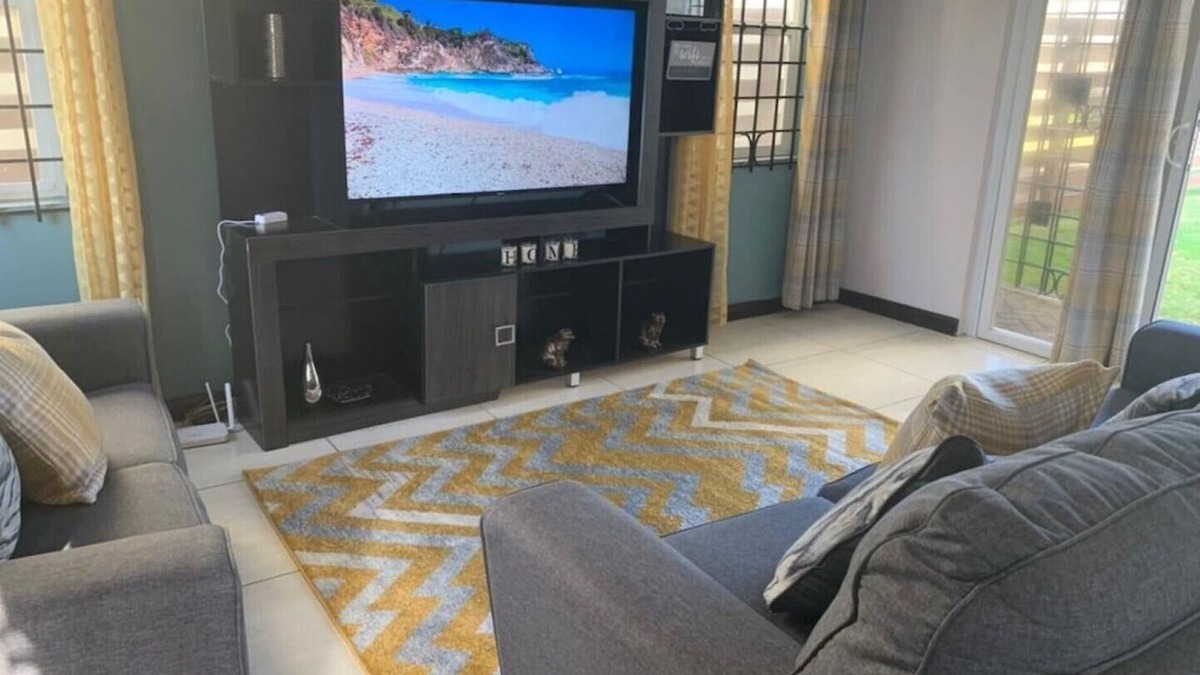 Portmore Villa | Sea Front Villa (Pool AC Gated 24hrs Security)