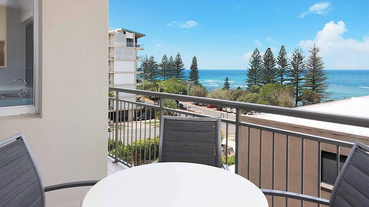 Moreton Bay Region Apartment | Joanne Apartments -2 bedroom apartment with stunning views of the ocean.