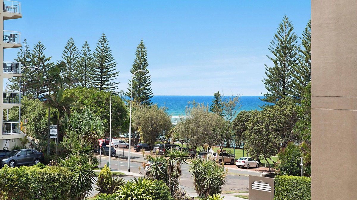 Moreton Bay Region Apartment | Joanne Apartments - ocean views from ground floor modern apartment.