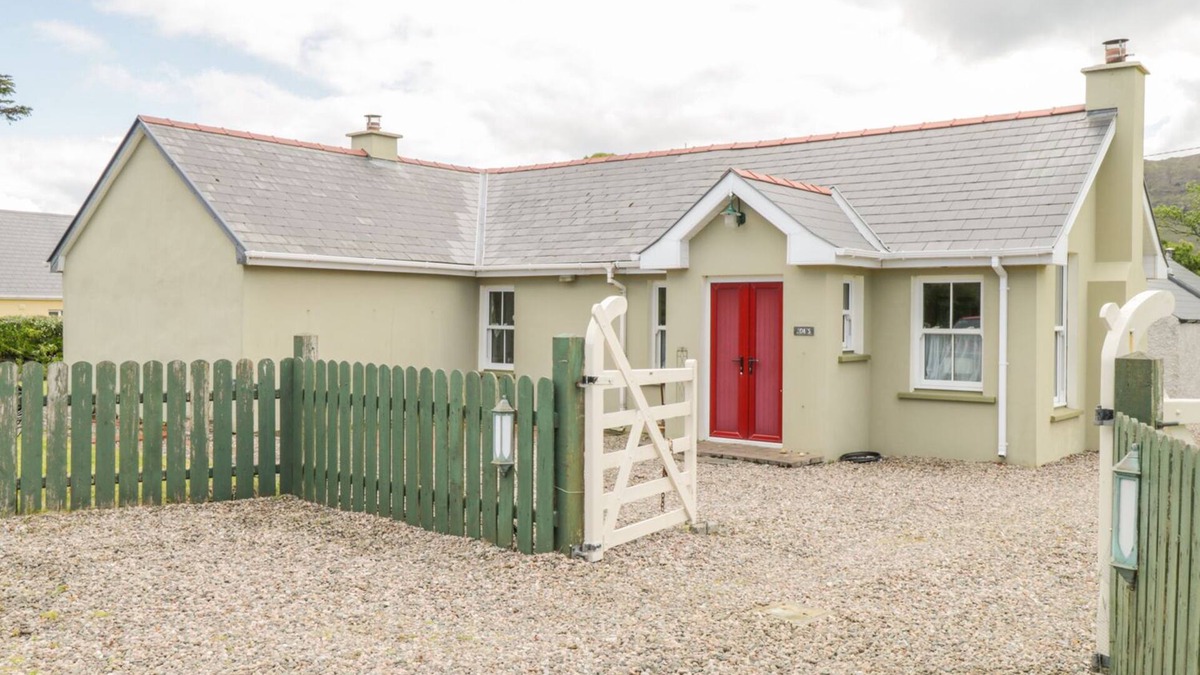 Ardara Cottage | JOE'S COTTAGE, family friendly in Ardara, County Donegal