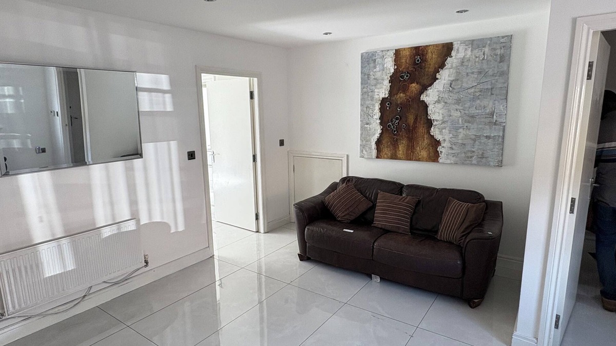 Cheetham Hill House | Joel’s place is in the heart of Manchester close to Everywhere 8mins drive to