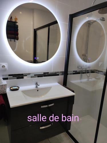 Bassin de Joinville en Champagne Apartment | John & Ghislaine