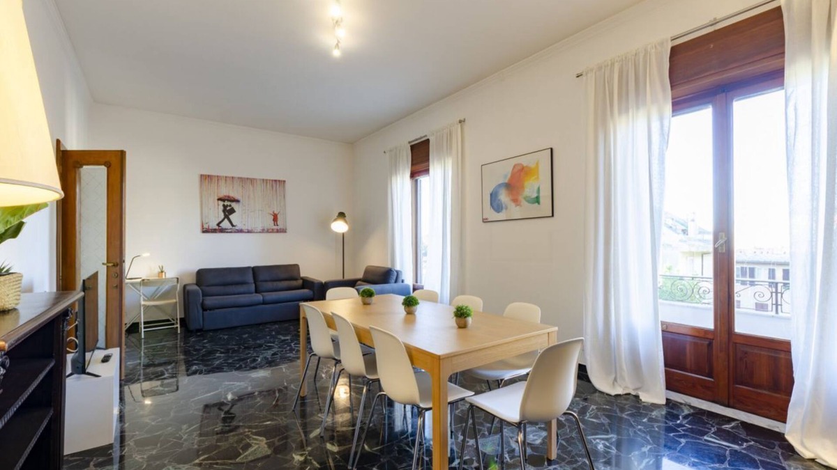 Albaro Apartment | JOIVY Apt for 7 Perfect for Families close to Beaches