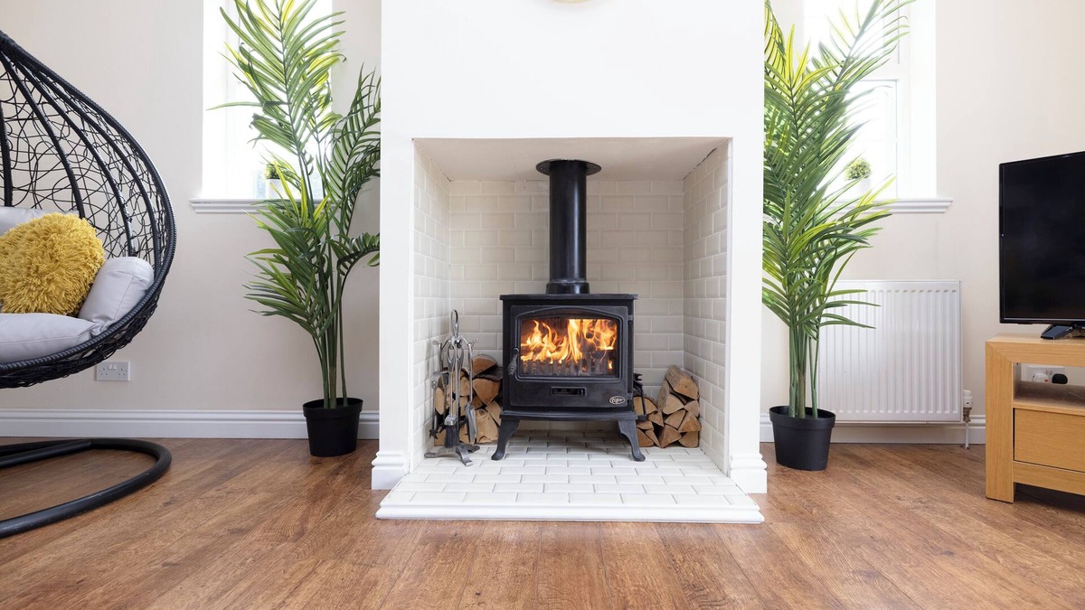 Kelty House | JOIVY Greenknowes Cottage W/Hot Tub & Fireplace