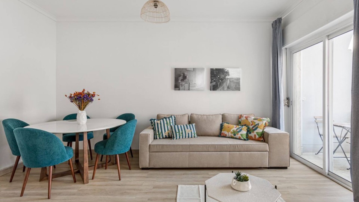 Sao Domingos de Benfica Apartment | JOIVY Striking flat in Benfica