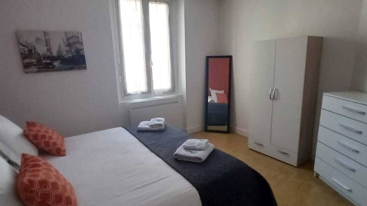 Perigueux Apartment | Joli Appartement Avec 2 Chambres