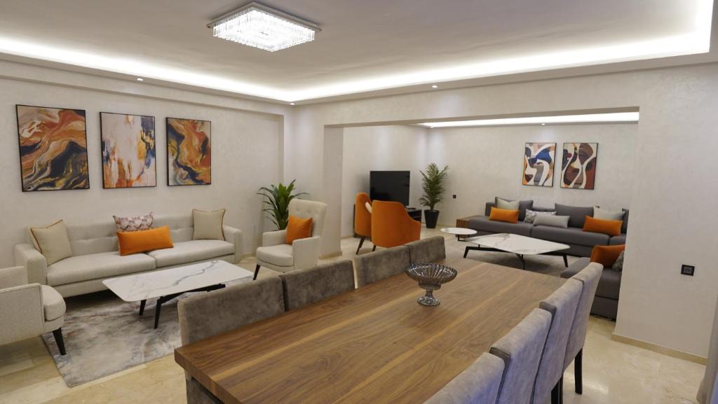 Camp El Ghoul Apartment | joli duplex au coeur de marrakech family only