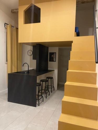 4th Arrondissement Apartment | Joli studio