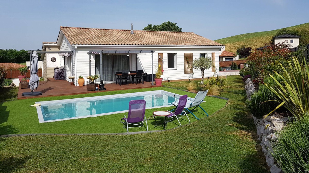 Sainte-Foy-d'Aigrefeuille House | Jolie Maison 3 Chambres Avec Jardin et Piscine