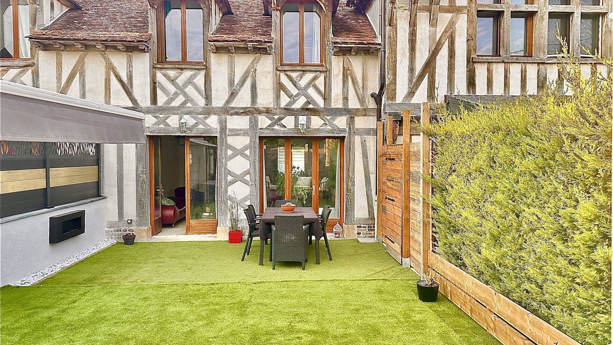 Barberey-Saint-Sulpice Villa | Jolie Maison Style Champenois