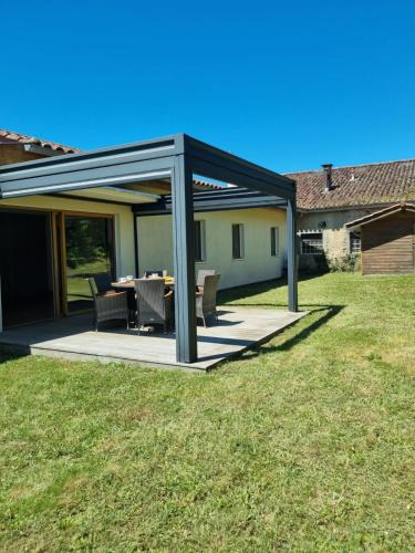 Hastingues House | Jolie maison avec jardin et pergola