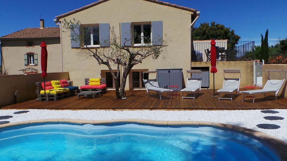 Sablet House | Jolie Maison Avec Jardin et Piscine Privée