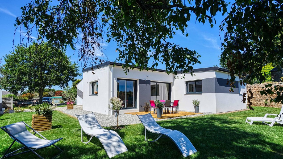 Sainte-Helene House | Jolie Maison Neuve, Très Bien Exposée, au Calme, Jardin, Terrasse