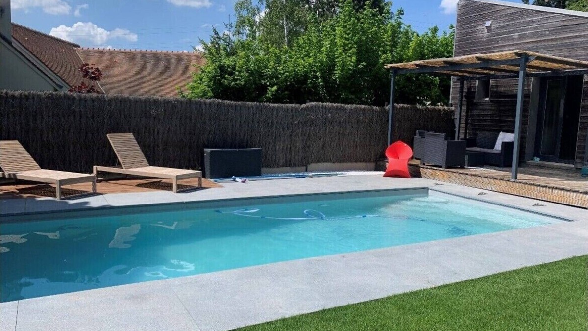 Fondettes House | Jolie Maison Proche de Tours Avec Piscine Chauffée et Terrasse Privée