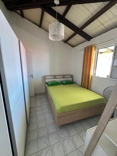 Vieux-Fort House | Jolie maison saisonnière en Guadeloupe de 160m2 disposant de 4 chambres 2 toilettes une grande véranda et terrasse