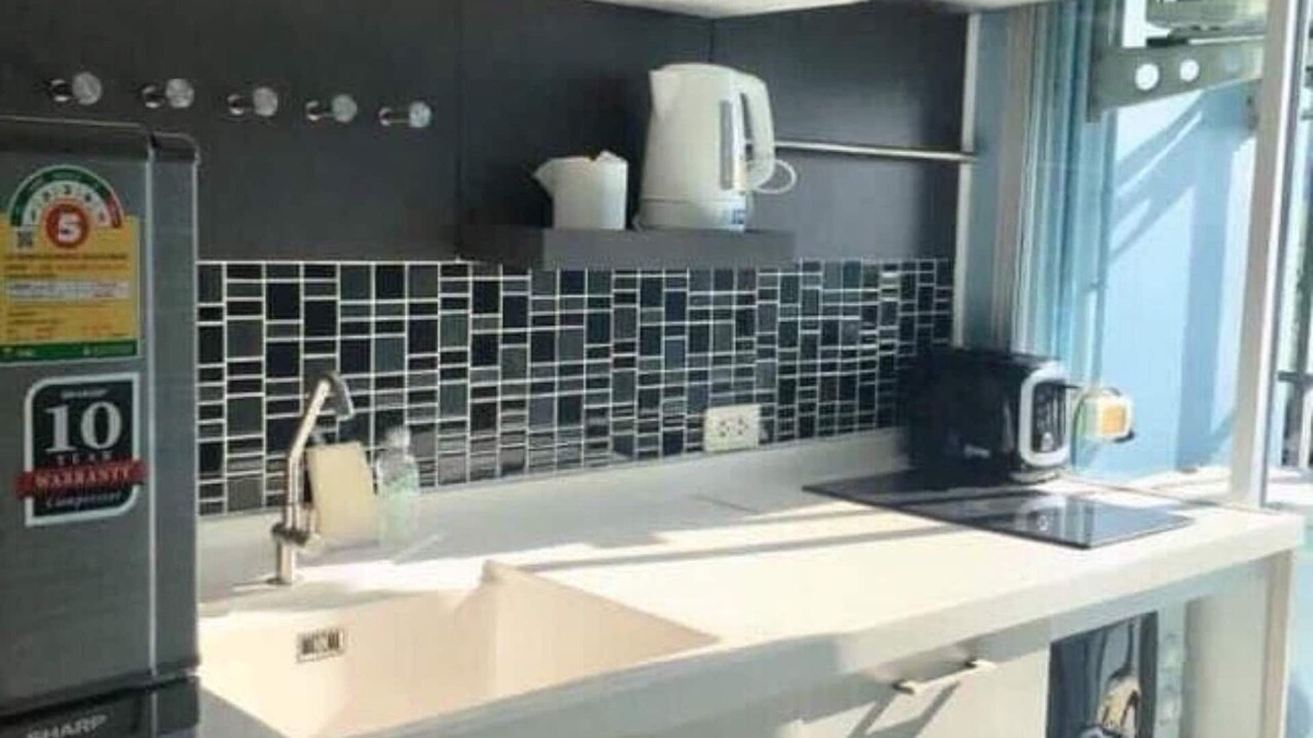 Lucenay-les-Aix Apartment | Jolie studio meuble avec lits doubles personnes sur Lucenay, prox commerces.