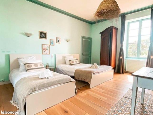 Le Bernard Bed & Breakfast | Jolly Château - private room "Chambre bleue"