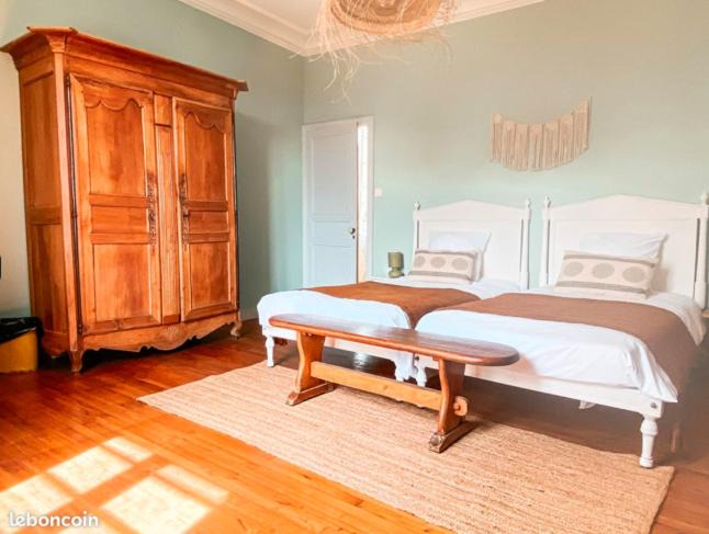 Le Bernard Bed & Breakfast | Jolly Château - private room "Gregory"