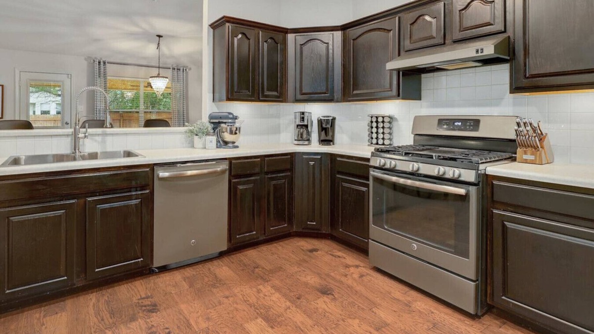 Milwood House | 'Jollyville Jewel' Pet-friendly, w/yard, work space, near Domain