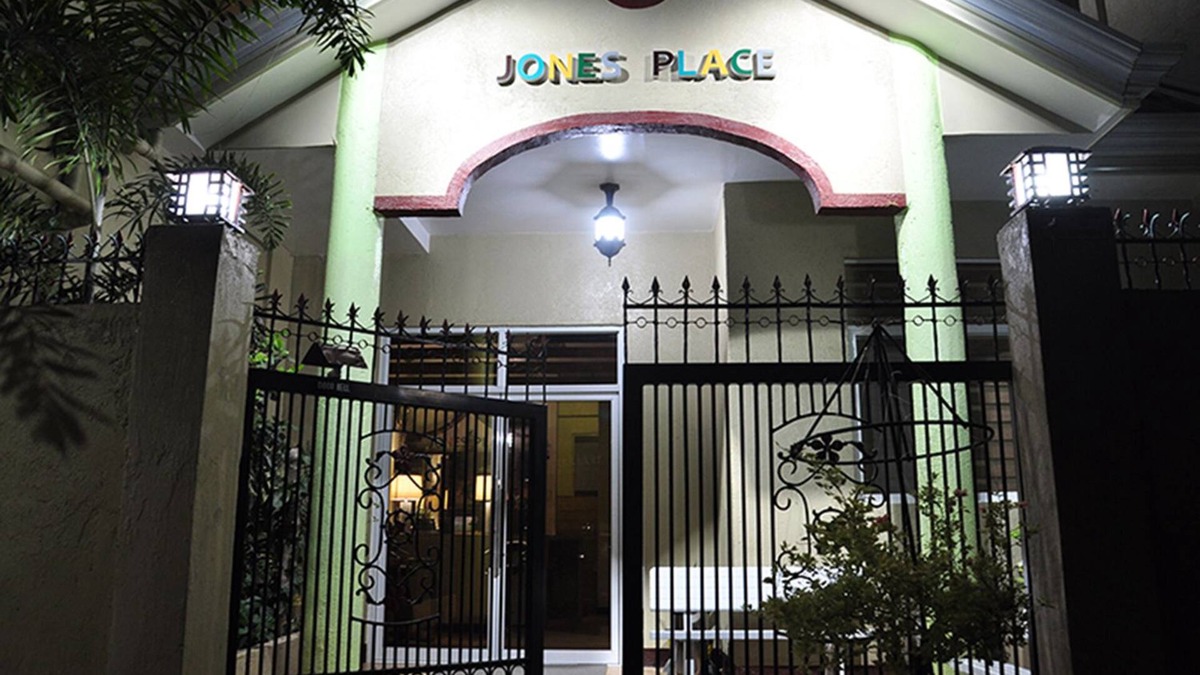 Candijay Hotel | Jones Place Hotel