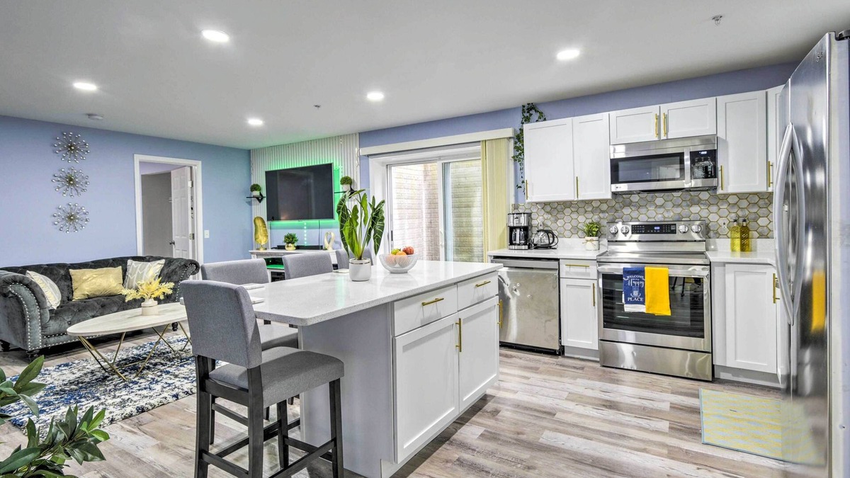 Magnolia House | Joppatowne Home w/ Private Deck & Fireplace!
