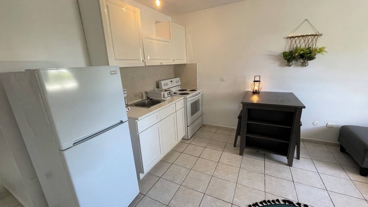 Colombier Apartment | Jordan Village beautiful studio- unit 28