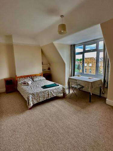 Mortlake House | Joseph's Friends - Cozy and bright rooms In Richmond