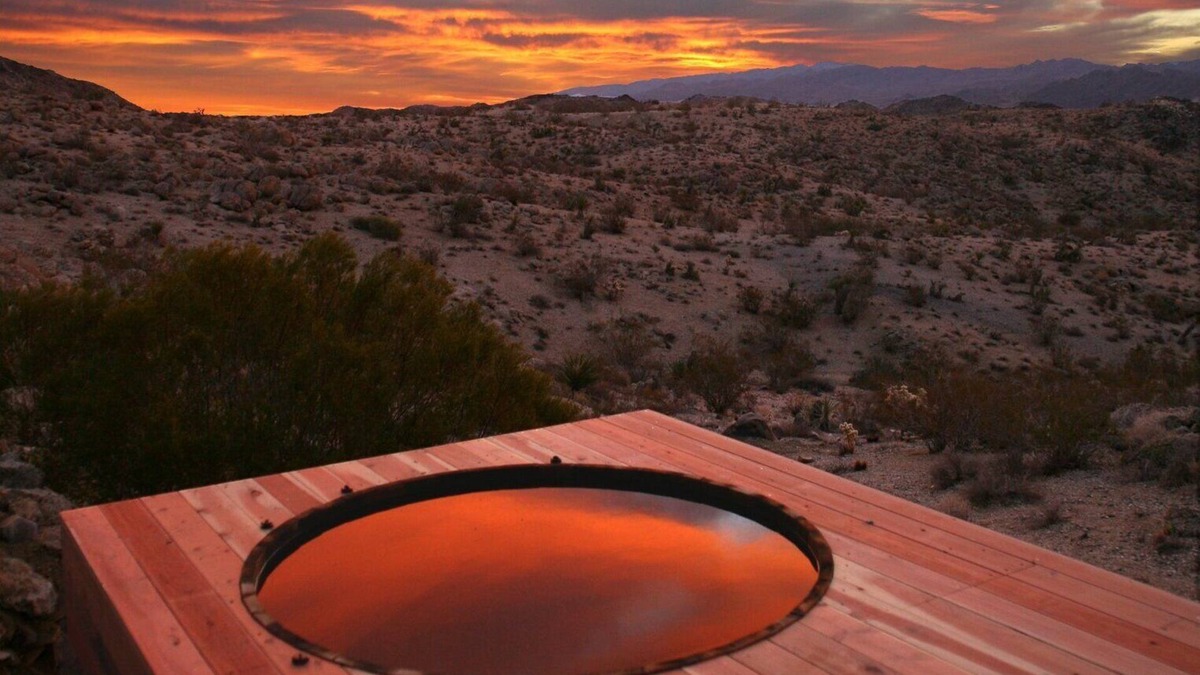 Yucca Valley House | Joshua Tree Green House With Outdoor Hot Tub