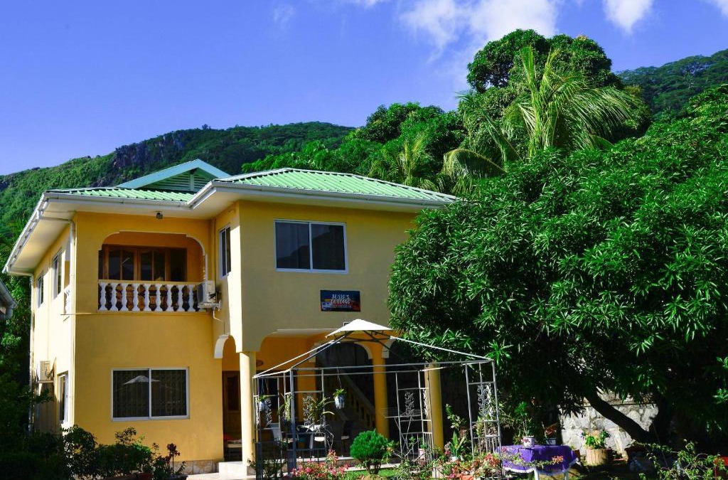 Mare Anglaise Apartment | Josies Cottage