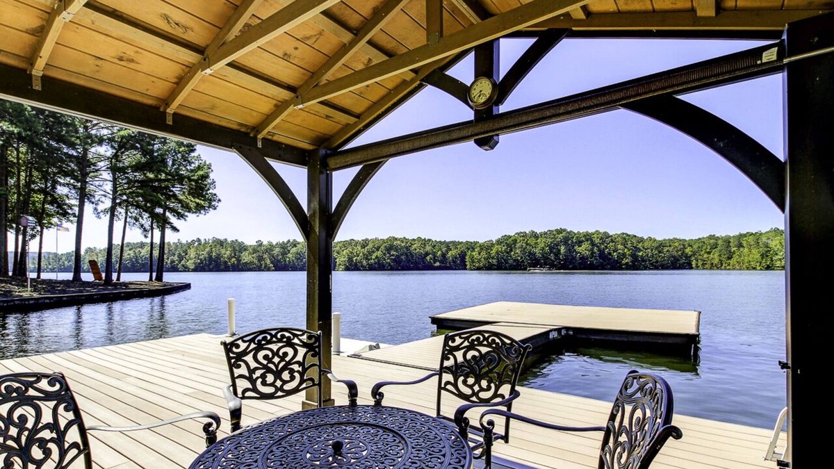 Wedowee Cabin | Journeys End - Incredible Views! Lakefront cabin retreat with Flat Lot