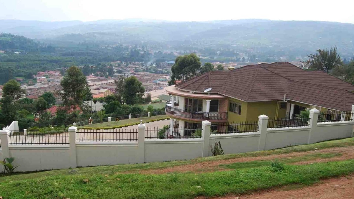 Kabale Villa | Jowillis Hotel Accommodation, Bar, garden and tourism agency