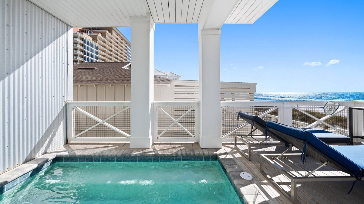 Crescent Beach House | "Joy by the Sea" | Private heatable pool | Beach Front | Family Activities nearby