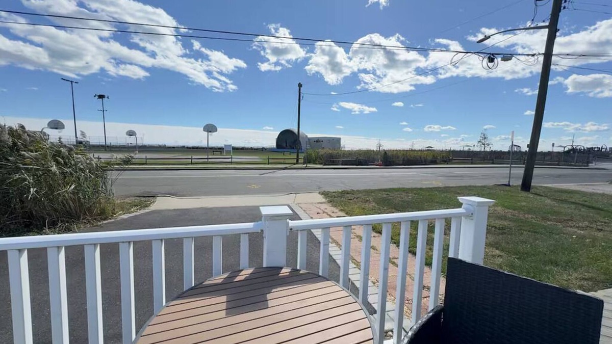 Patchogue House | Joyful Beach House, viewing The Great South Bay