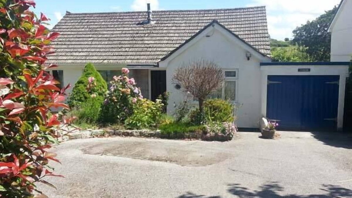 Falmouth House | JOYLANDS, pet friendly, with a garden in Falmouth