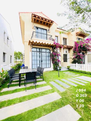 Phan Thiet Villa | JOYY Villa 4PN-3WC-5 giường NovaWorld Phan Thiết