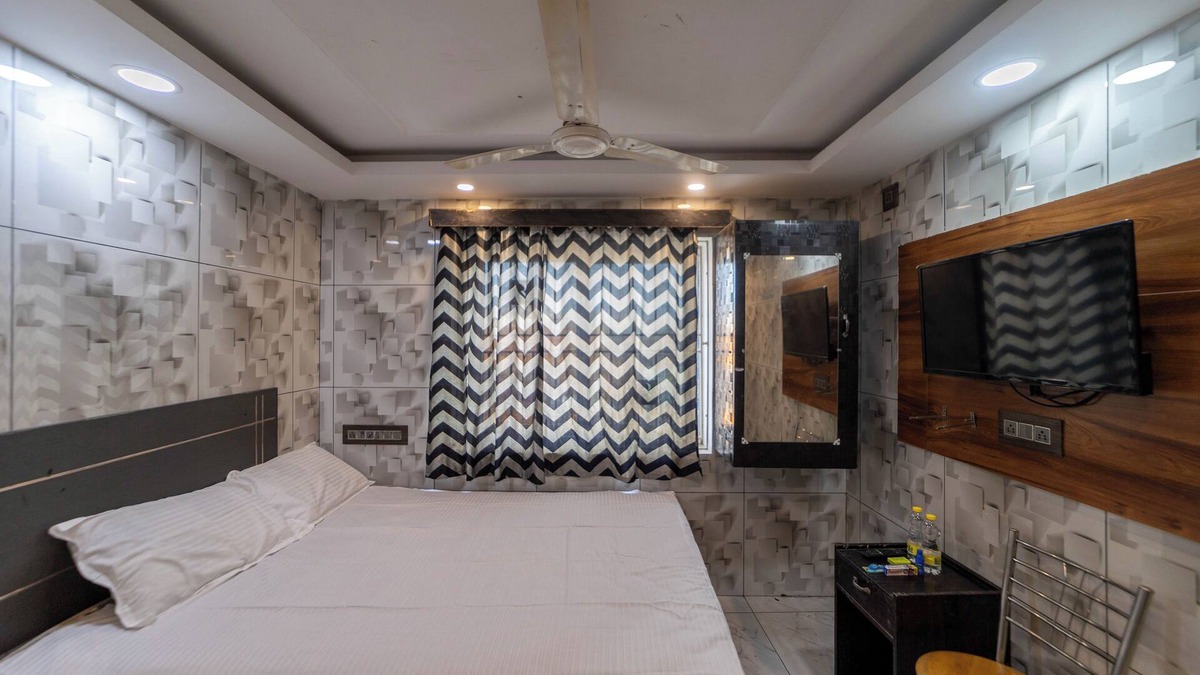 Velankanni Hotel | JR Grande