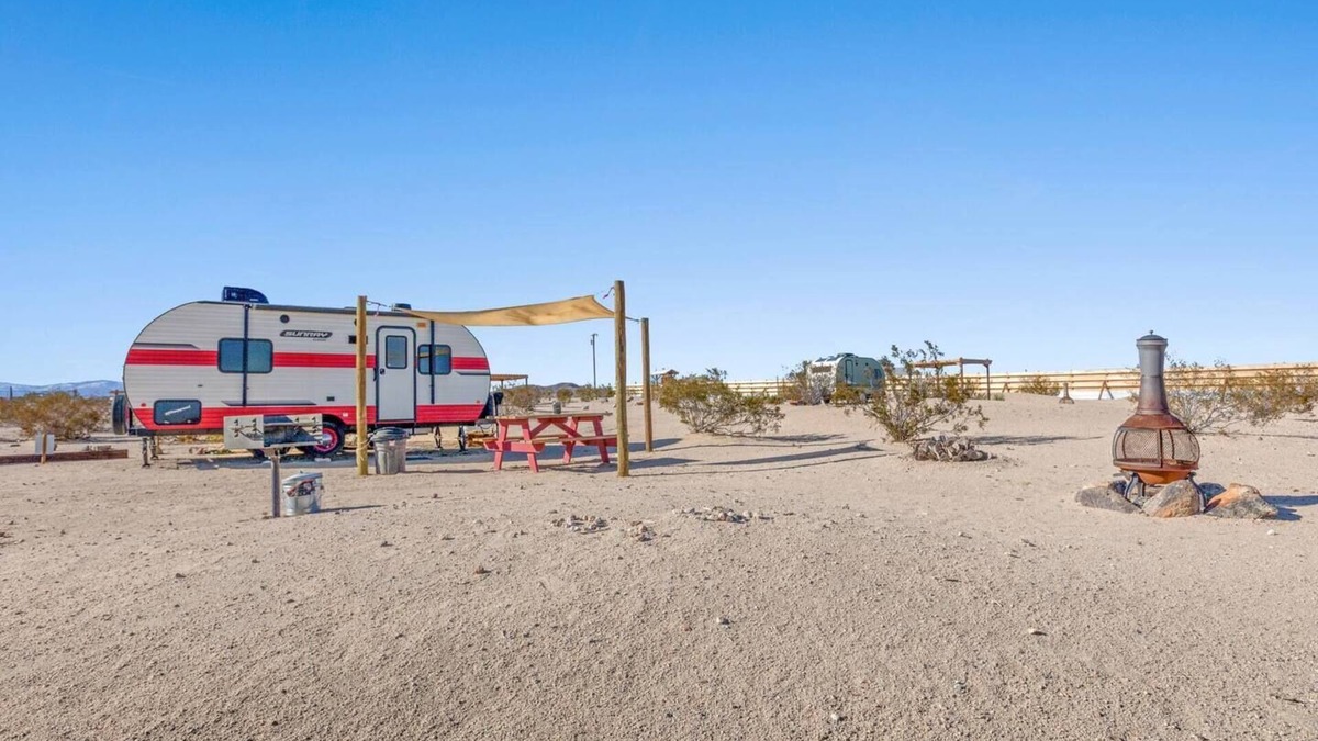 Joshua Tree House | JT Village Campground - Sun Ray